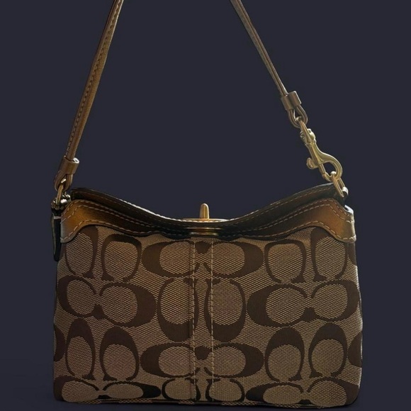 Coach Kisslock Bag - Picture 4 of 8